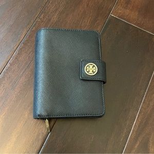 NEW! Tory Burch wallet!
